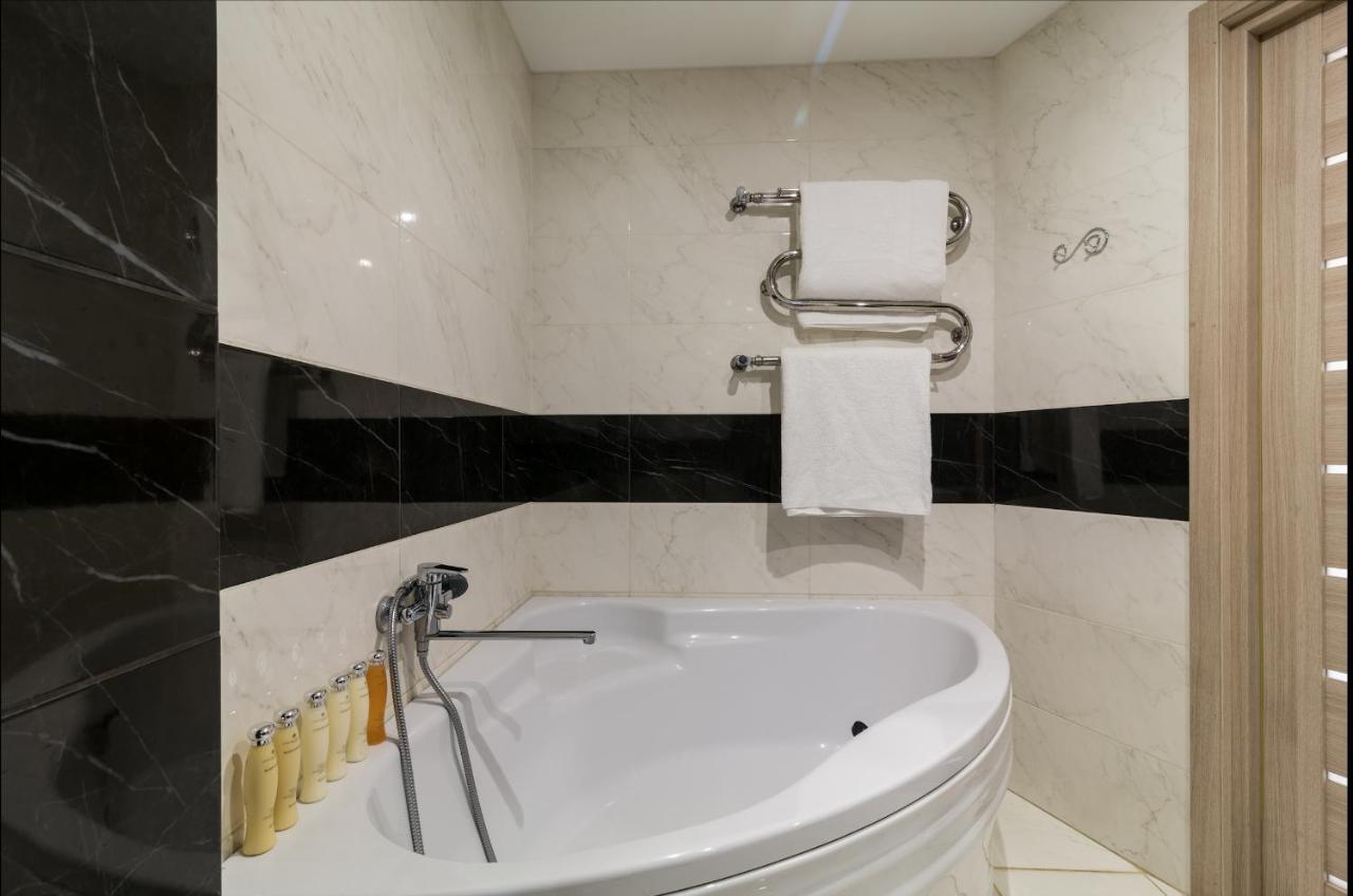 Luxury 2-Bedroom Most City Area, Center Dnjepropetovsk Buitenkant foto