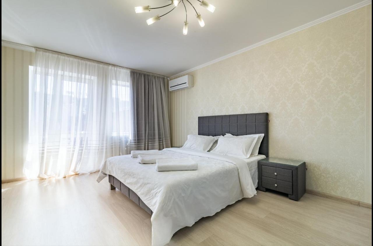 Luxury 2-Bedroom Most City Area, Center Dnjepropetovsk Buitenkant foto